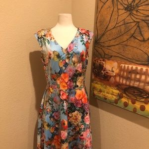 Pretty Floral Dreas